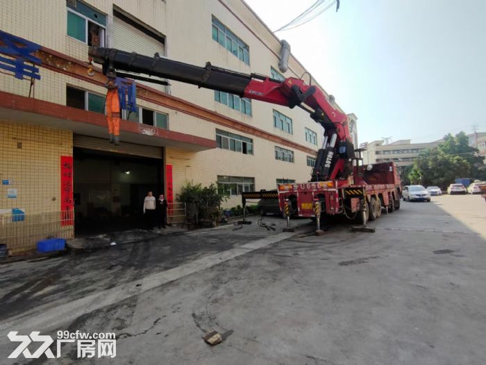 凤岗主干道边上厂房出租一楼1700平 带行车 高度6米空地大-图2