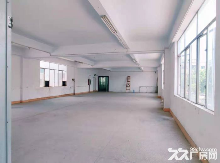 凤岗竹塘楼上小面积厂房出租500平 打包价8000元 水电齐-图2