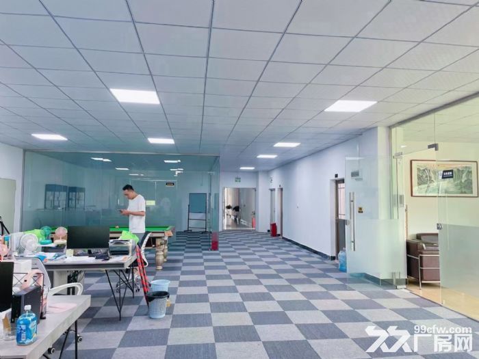 凤岗靠近平湖楼上电子 线材 蓝牙耳机 组装 带精装修厂房出租-图3