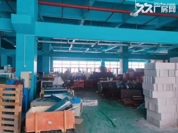 凤岗一楼6.5米高厂房出租2600平 适大型五金模具冲压行业-图1