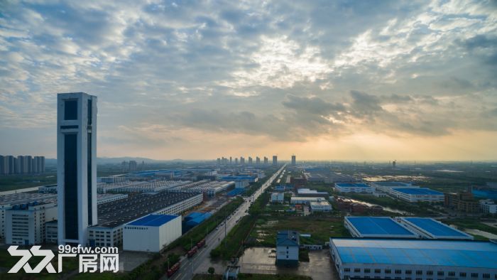 东莞市常平镇４５００平方米四楼食品厂房出租 (食品证)-图1