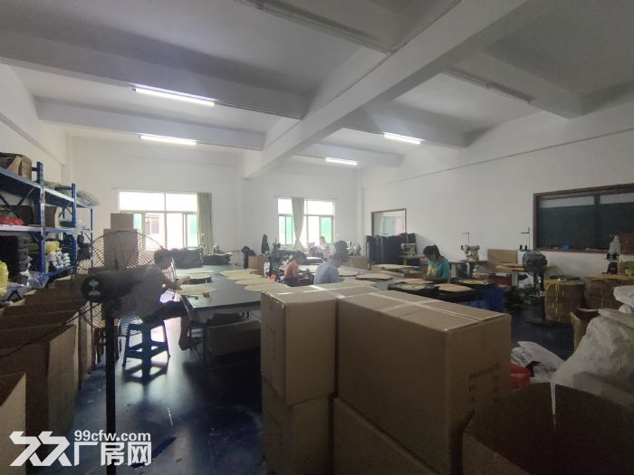 凤岗官井头楼上适合五金 加工 电商仓库 毛刷厂房出租900平-图1