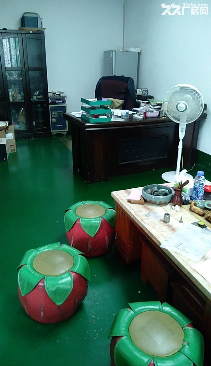 凤岗油甘埔带办公室标准厂房出租二楼600平 水电齐全-图1