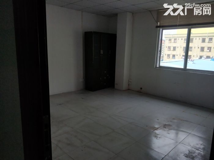 （凤岗靠近沙岭车站）雁田水贝工业区带瓷砖楼上出租450平方-图3