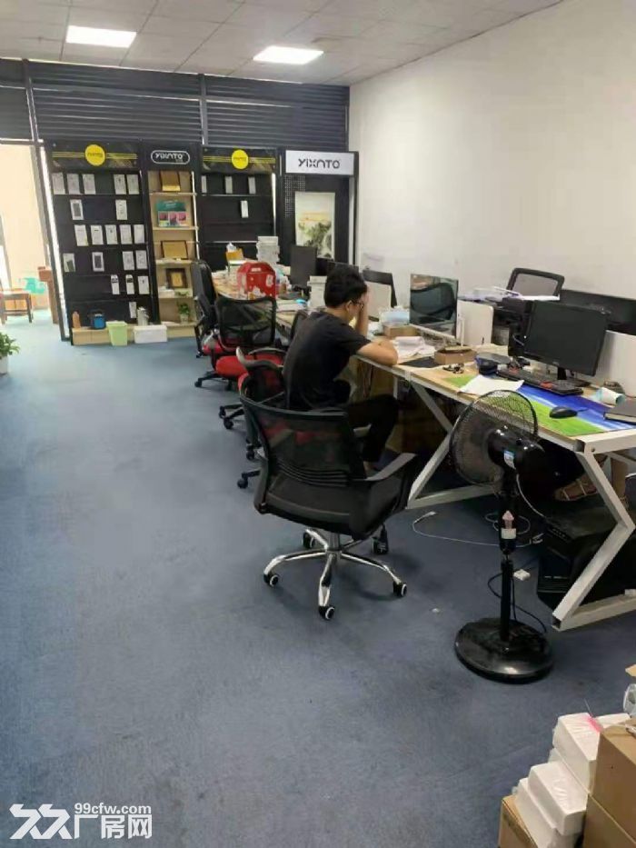 凤岗雁田楼上电商仓库厂房出租803平 有装修 办公室 水电齐-图4