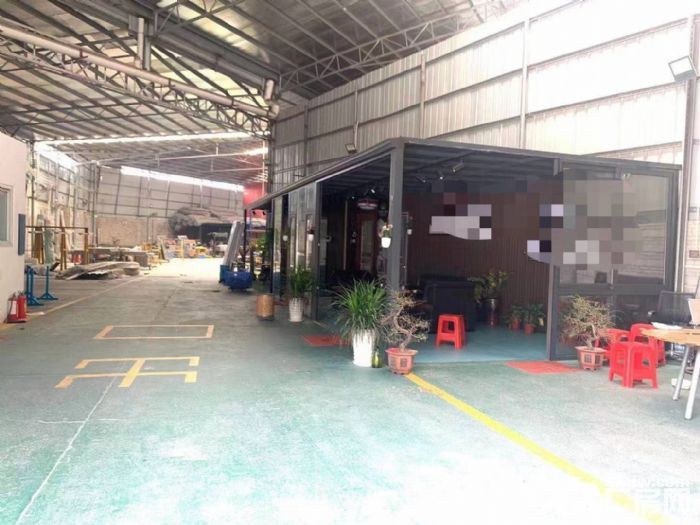 大沥大镇工业区门窗厂现成货架、办公室、展厅1306平方出租。-图1