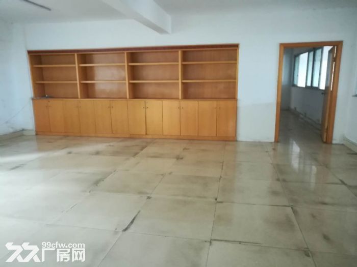 蓬江荷塘独院电梯厂房1−4层3000平方招租，租6元一平方-图1