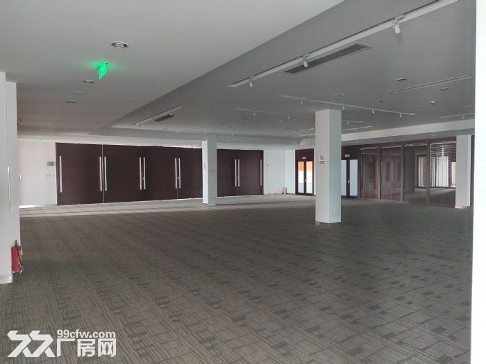 龙湖区万吉工业区办公楼出租-图2