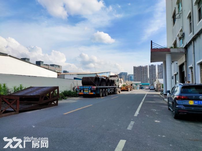 龙岗区南湾街道上李朗方鑫路莱茵工业区厂房出租-图1