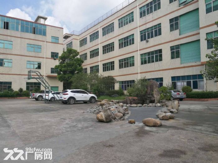 龙岗爱联工业区独院标准厂房一楼1350平可办环评租-图1
