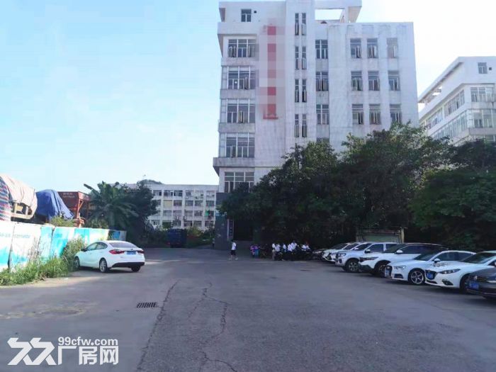 深圳龙华大浪石观附近原房东楼上2000平工业厂房出租。-图1