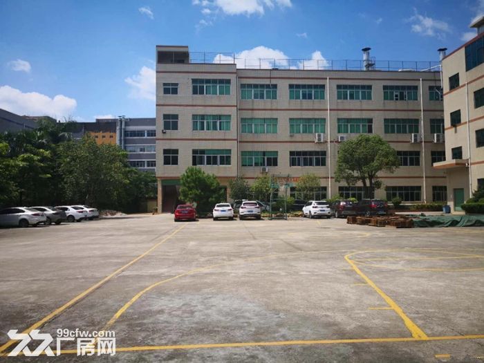 石岩龙大高速出口花园式一楼2800厂房可分租-图2