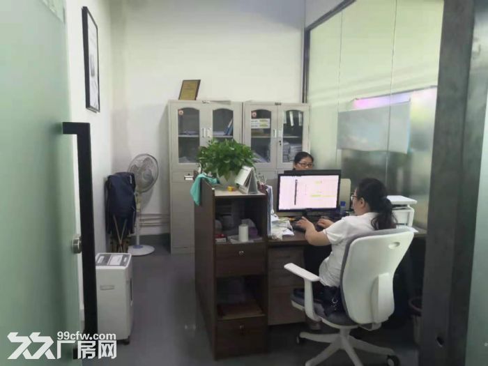深圳龙华大浪阳台山东站楼上700平精装小工业厂房出租。-图7