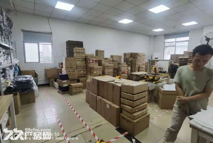 深圳市龙华区民治龙胜地铁站附近3楼1500平精装厂房出租。-图7