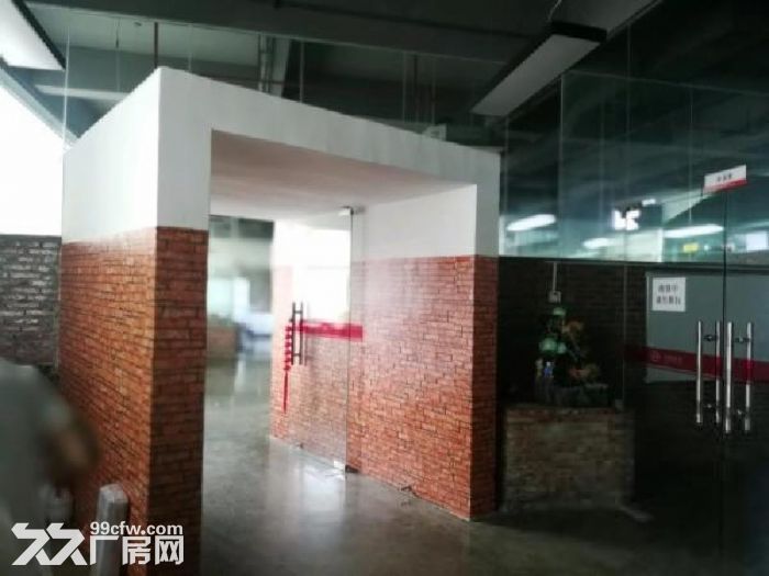公明楼上新出1150平方带装修厂房 ，出租-图1