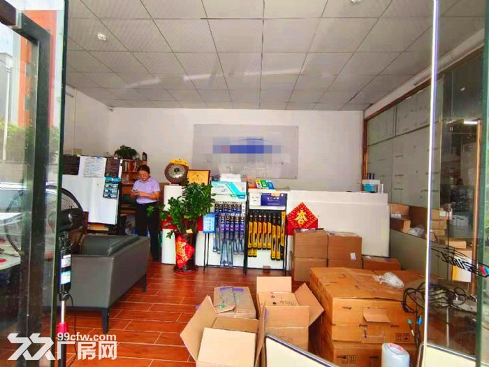 深圳龙华大浪元芬地铁站一楼450平精装汽车维修厂房出租。-图3