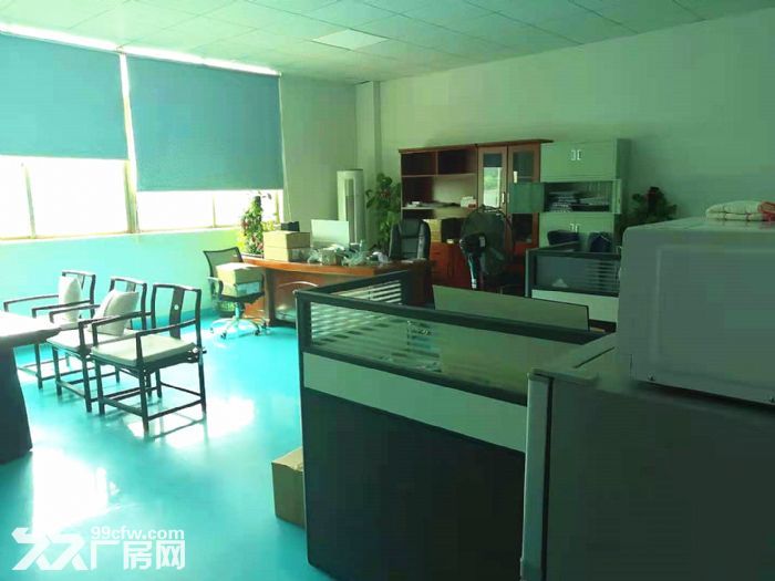 深圳龙华大浪罗屋围工业区楼上330平精装小厂房出租。-图5