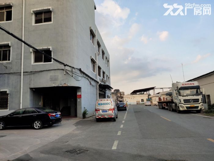 龙岗区布吉上李朗方鑫路20号莱茵工业区楼上仓库330平出租-图2