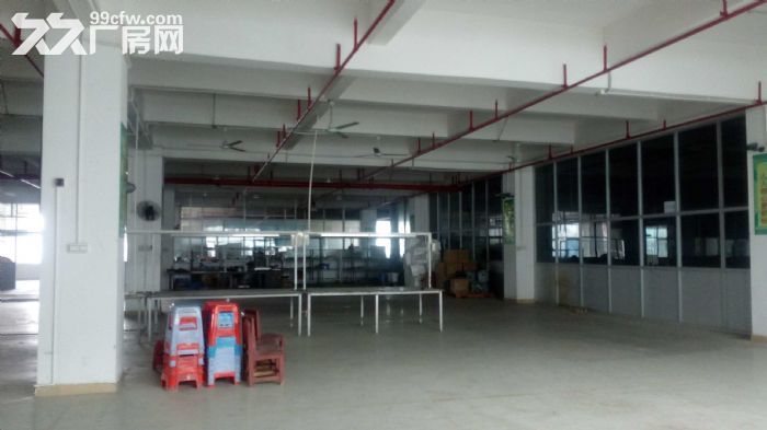 直租联港1&minus;2楼4480平方厂房（高六米）-图1