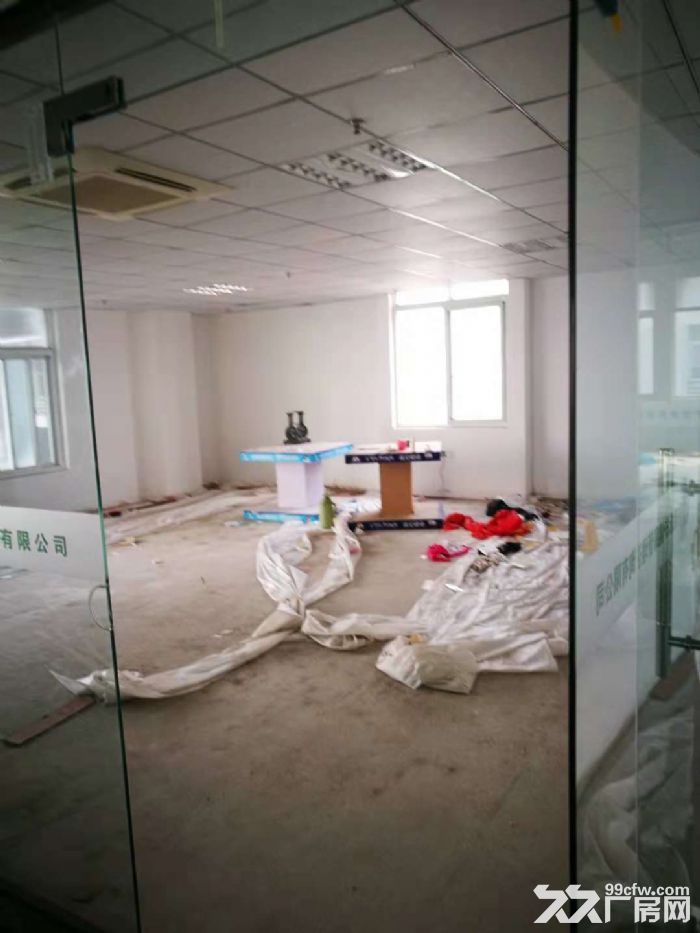 1220平简单装修 配有中央空调  可享受政府补助  直租 可注册-图7