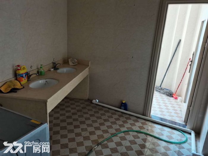 1300平方米精装修食品厂房，已经隔好彩钢板装好水电等-图4
