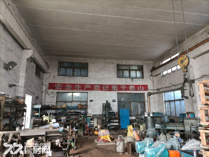 于洪迎宾路厂房1000平，一层厂房400平吊车5吨，举架8米，二三层办公600平-图1