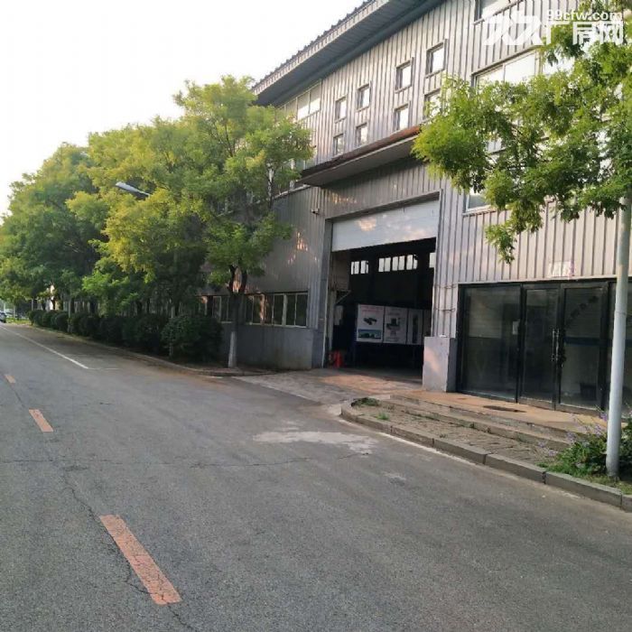 沈北辉山大街附近2300平厂房出租，举架9.2米，吊车4台，电260，精装办公-图1