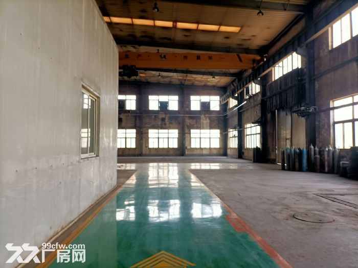 铁西开发区厂房5500平，办公2700平出租。厂房长100米宽18米3跨，厂房砖-图2